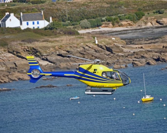  Helikopter auf See 